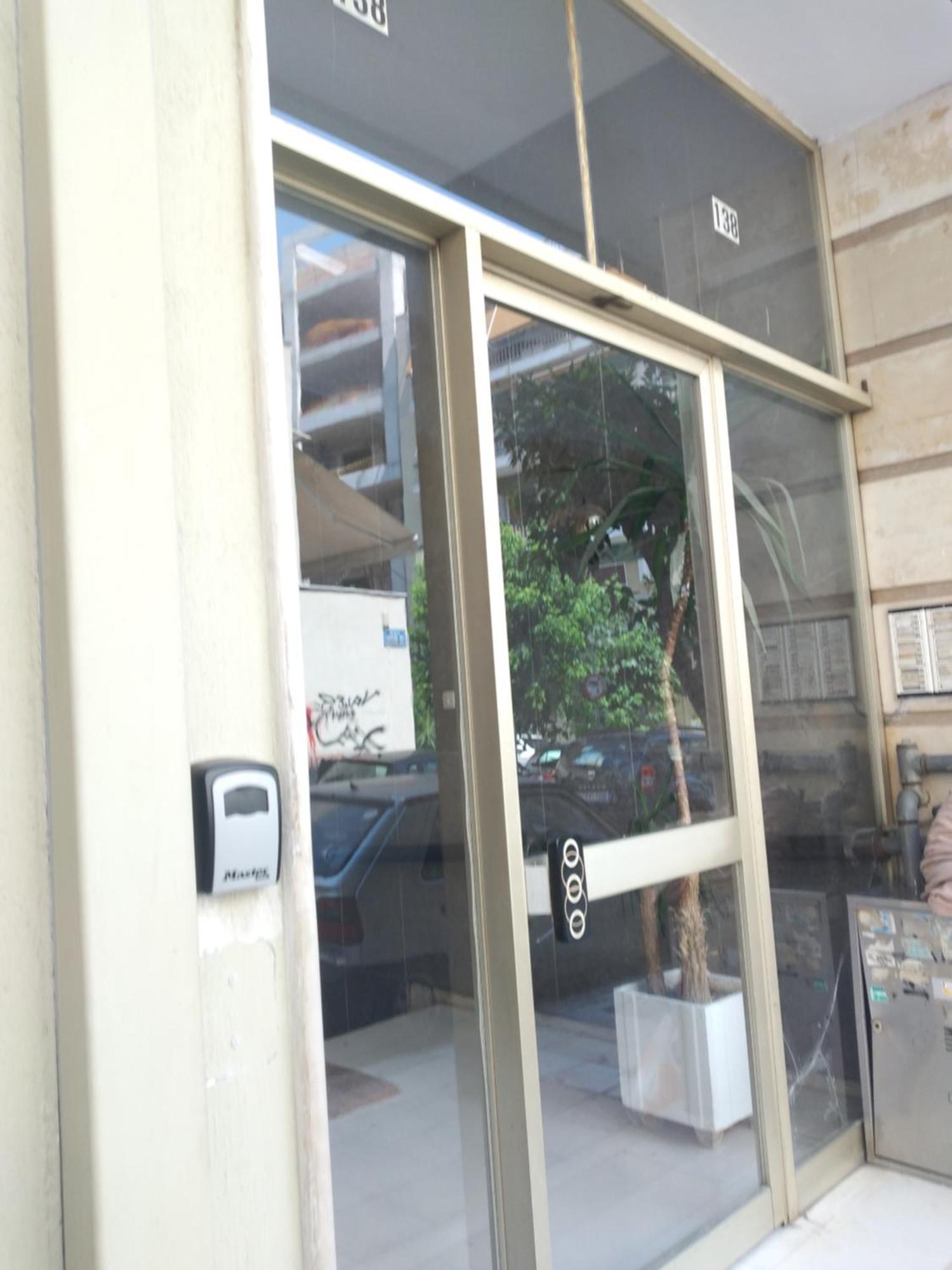 Κεντρικό Ημιυπόγειο Διαμέρισμα Volos Exteriör bild