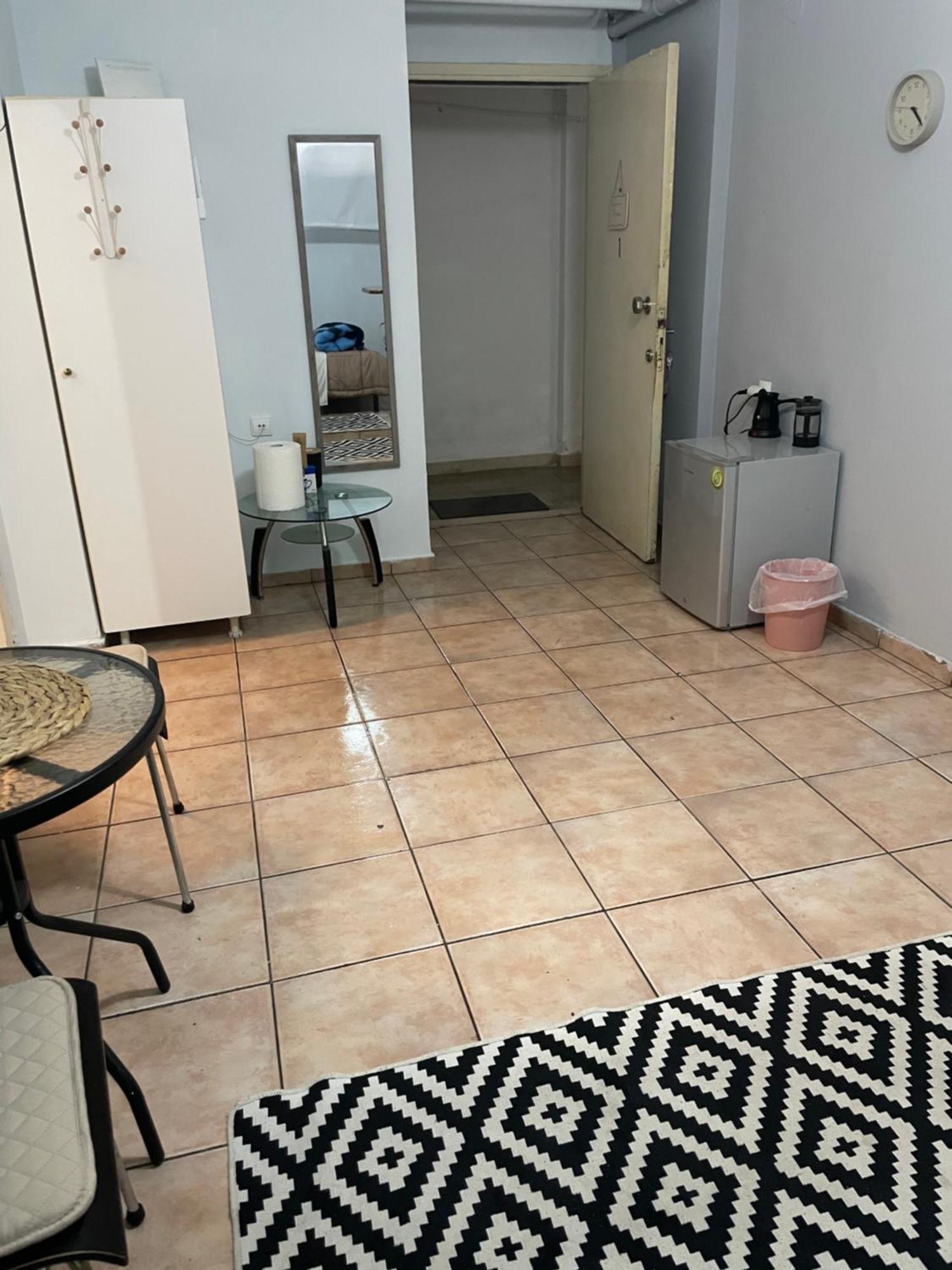 Κεντρικό Ημιυπόγειο Διαμέρισμα Volos Exteriör bild